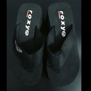 NEW Y2K Roxy Black Rhinestone Heart high platform sandals size women’s 6